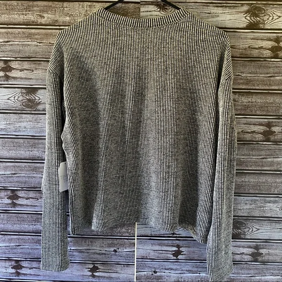 NWT Time and Tru Relaxed Long-Sleeved Top Size M - Picture 2 of 11